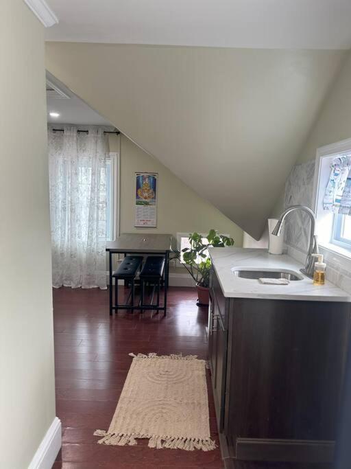 Urban Life Retreat Apartment Providence Luaran gambar